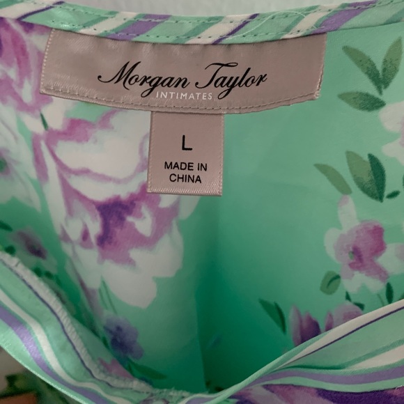 Gorgeous night dress - Picture 2 of 3